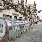 Aparcamiento cubierto para bicicletas y patinetes en el paseo del Espolón.
