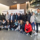 Foto de familia durante la gala de bienvenida del cross de Atapuerca, patrocinado por Ibercaja.