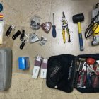 Material incautado a los dos detenidos.