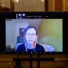 La economista Nevenka Fernández interviene por videoconferencia en un acto conmemorativo por el Día Internacional de la eliminación de la violencia contra la mujer, en el Congreso de los Diputados, a 25 de noviembre de 2025, en Madrid (España).