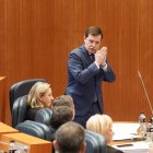 El presidente de la Junta, Alfonso Fernández Mañueco, durante el pleno de las Cortes