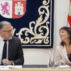 Carlos Pollán y Ana Sánchez, en la reunión de este martes en la Mesa de las Cortes de Castilla y León, en una imagen de archivo.