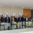 El presidente de la Junta, Alfonso Fernández Mañueco, junto al resto de las autoridades, durante su visita a Moralejo Selección.