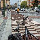 El carril bici de la avenida de la Constitución lleva en uso desde hace varias semanas.