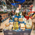 Carnicerías y pescaderías ofrecen los mejores manjares para vestir la mesa familiar en las fechas más señaladas.