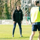 Ramis dirige un entrenamiento en la ciudad deportiva.