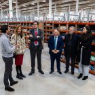 Óscar López, durante la visita a la plataforma logística.