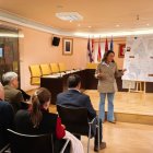 La consejera de Agricultura, Ganadería y Desarrollo Rural, María González Corral, en Valencia de Don Juan (León), donde ha presentado el resultado final del proceso de concentración parcelaria de la zona de Los Oteros.