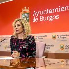 Blanca Carpintero, en un instante de la rueda de prensa en la sala del Ayuntamiento de Burgos.
