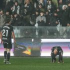 Los errores castigan al Burgos y el Valencia se lleva la eliminatoria.