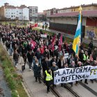 La Plataforma en Defensa del Ferrocarril de Vía Estrecha (Feve) de León convoca una manifestación y cadena humana para reclamar que no se entierre el trazado ni se implante el autobús eléctrico en el tramo afectado.