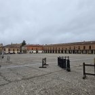 Así ha lucido la mayor parte del periodo navideño la Plaza Mayor de Lerma, que sí acogía algún acto festivo puntual.