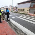 La Policía Local, en Castañares, después del atropello.