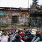 Edificio de la antigua fábrica de Lejías El Cid, en la calle Los Colonia, ya vallado.