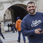 Íñigo Santidrián es el docente burgalés que desvela el origen de las palabras en @profescouter.