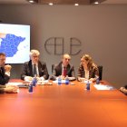 Los presidentes de la Federación Asturiana de Empresarios, la Confederación de Empresarios de Galicia y la Federación Leonesa de Empresarios, María Calvo, Juan Manuel Vieites y Juan María Vallejo, mantienen una reunión de coordinación y seguimiento sobre la situación del Corredor Atlántico Noroeste.