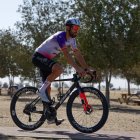 Jesús Herrada, al inicio de la última etapa del Tour de Omán.