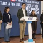 Instante de la presentación de la moción en la sede del PP de Burgos.