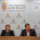 Ileana Greca, vicerrectora de Internacionalización, Cooperación y Alianzas Estratégicas, y Carlos Gallo, presidente de Sodebur, durante la presentación del INNOTHON Merindades 2026.