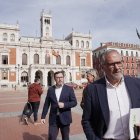 El candidato de Vox a la Presidencia de la Junta de Castilla y León, Carlos Pollán, y el portavoz nacional del partido, José Antonio Fúster, visitan Valladolid con motivo de las Elecciones del 15 de marzo.
