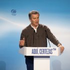El presidente del Partido Popular, Alberto Núñez Feijóo, durante un acto de campaña, a 28 de febrero de 2026, en Ávila, Castilla León (España). 
