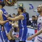 Los jugadores del San Pablo Burgos celebran el triunfo.