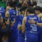 Los jugadores celebran el triunfo.