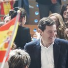 El candidato del PP a la reelección como presidente de la Junta, Alfonso Fernández Mañueco, clausura en Burgos un acto con motivo del Día Internacional de la Mujer.