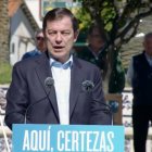 El candidato a la Presidencia de la Junta por el PP, Alfonso Fernández Mañueco, durante el mitin ofrecido esta mañana en El Tiemblo.