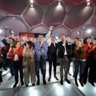Foto de familia durante el cierre de la campaña del PSOE, a 13 de marzo de 2026, en Valladolid, Castilla y León (España). 