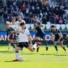 Curro Sánchez lanza el penalti que supondría el cuarto gol.