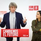 Carlos Martínez comparece en rueda de prensa junto a Nuria Rubio.
