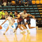 Imagen del partido entre el Menorca y Grupo Ureta Tizona Burgos.