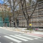 Andamiaje colocado en el paseo de los Cubos para las obras de consolidación de la muralla de Burgos.