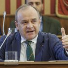 El portavoz de Vox en el Ayuntamiento de Burgos, Fernando Martínez Acitores, durante su intervención en el pleno.