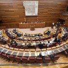 Archivo - Vista de la sesión de la votación de las enmiendas del PSOE a la Ley de medidas, en la sede de Las Cortes.