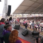 Lectura del Manifiesto de Villalar en el escenario principal de la campa en Villalar de los Comuneros este jueves, 23 de abril.