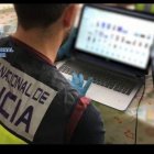 Archivo - Agente de la Policía Nacional.