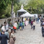 La VI Feria de la Tierra reunió a una treintena de asociaciones y negocios sostenibles en el Paseo del Espolón.