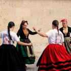 Colección de Cojonuda Studio con Danzas Justo del Río.