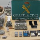 Intervenidos 2,8 kilos de droga en Astorga (León) en una operación que se salda con un detenido y una investigada.
