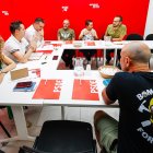 Reunión del PSOE, en Burgos, con agentes medioambientales y bomberos forestales.