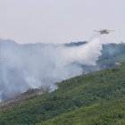 Declarado de nivel 1 un incendio forestal originado esta madrugada en Valdepiélago (León).