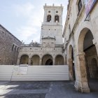 Un momento de la visita a las obras de restauración de la torre del Hospital del Rey.