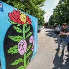 Carlos Niño contempla el cubo libre para dar rienda suelta al arte urbano, instalado estos días en el inicio del paseo de la Quinta.