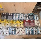 Camisetas de fútbol falsas interceptadas en Palencia.