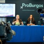 La alcaldesa, Cristina Ayala, y la directora del Cenieh, María Martinón, durante la presentación del congreso de la Sociedad Europea del Estudio de la Evolución Humana (ESHE).