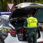 Agentes de la Guardia Civil en un operativo en la localidad burgalesa de Sarracín.