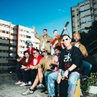 La Pegatina vuelve al Sonorama con ganas de bailar, cantar y celebrar.