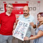 Responsables de Comisiones Obreras con un cartel del CITE.